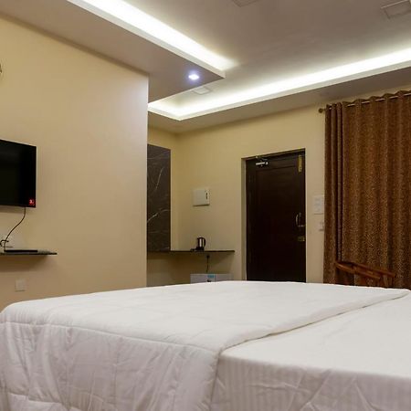 Pranaav Beach Resort Puduccseri Kültér fotó