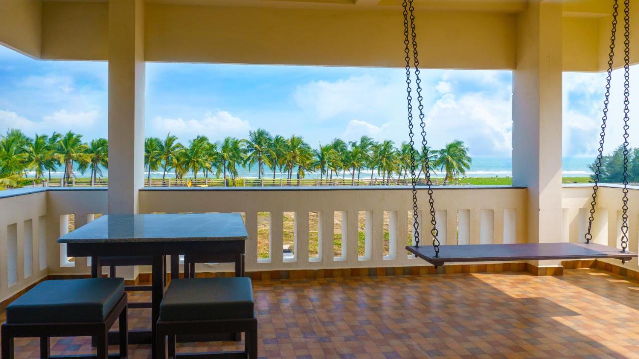 Pranaav Beach Resort Puduccseri Kültér fotó