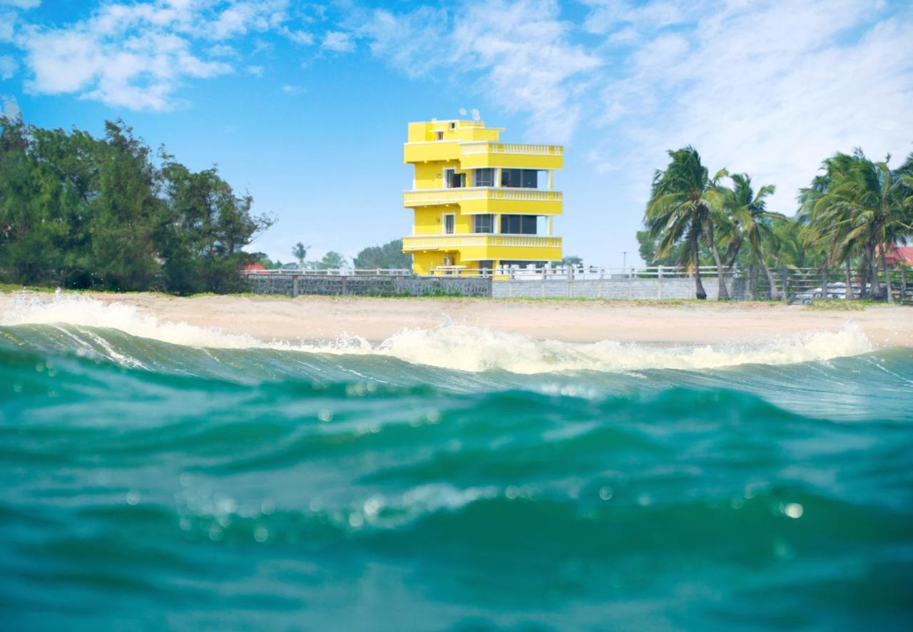 Pranaav Beach Resort Puduccseri Kültér fotó